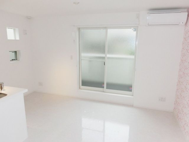居室・リビング　★２面採光で明るいお部屋です★