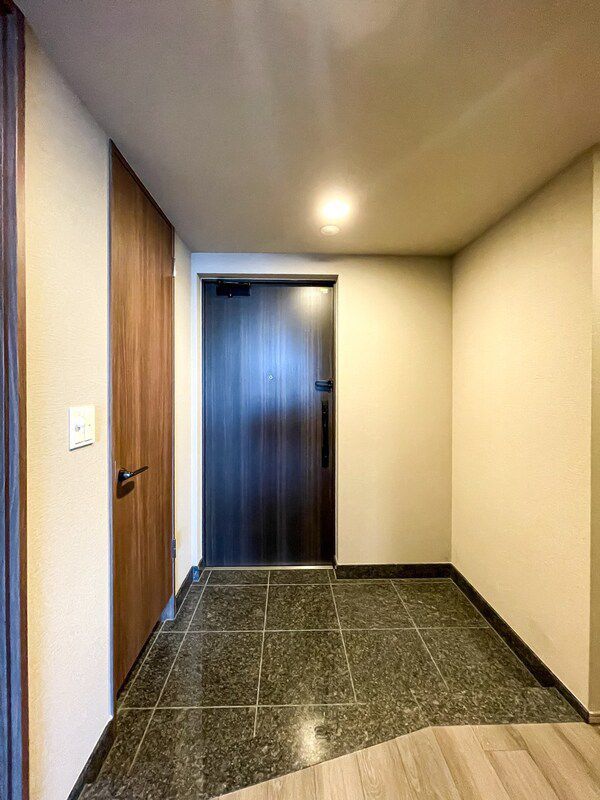 玄関　収納もある玄関です