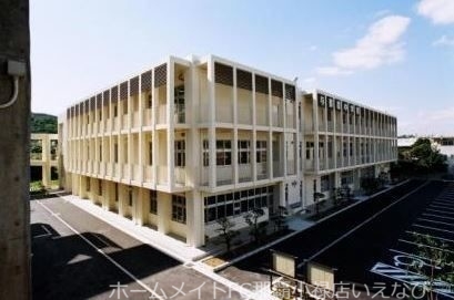 中学校　与那原町立与那原中学校（中学校）まで1275m