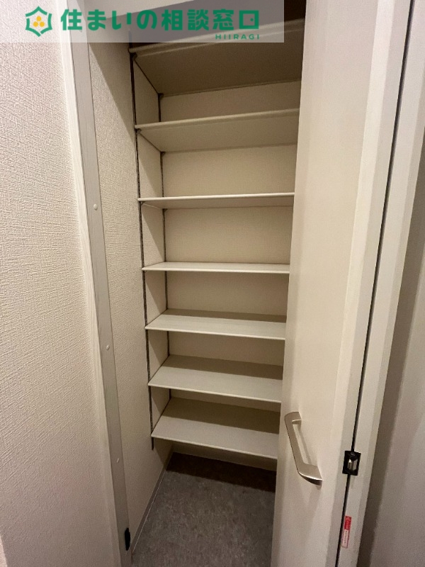 収納　同型