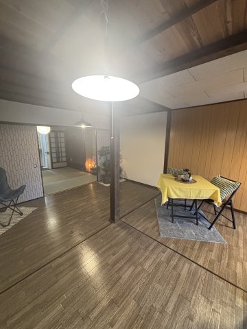 枚方市牧野阪3-14-4テラスの居間写真