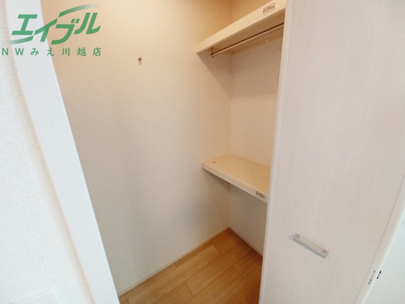 収納　同型参考写真