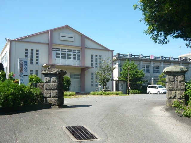 小学校　立神小学校（小学校）まで620m