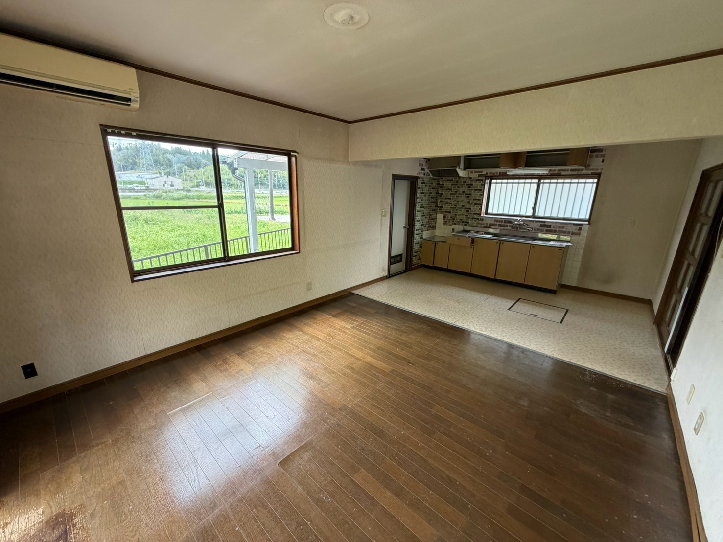 下太田984-12貸戸建の居間写真