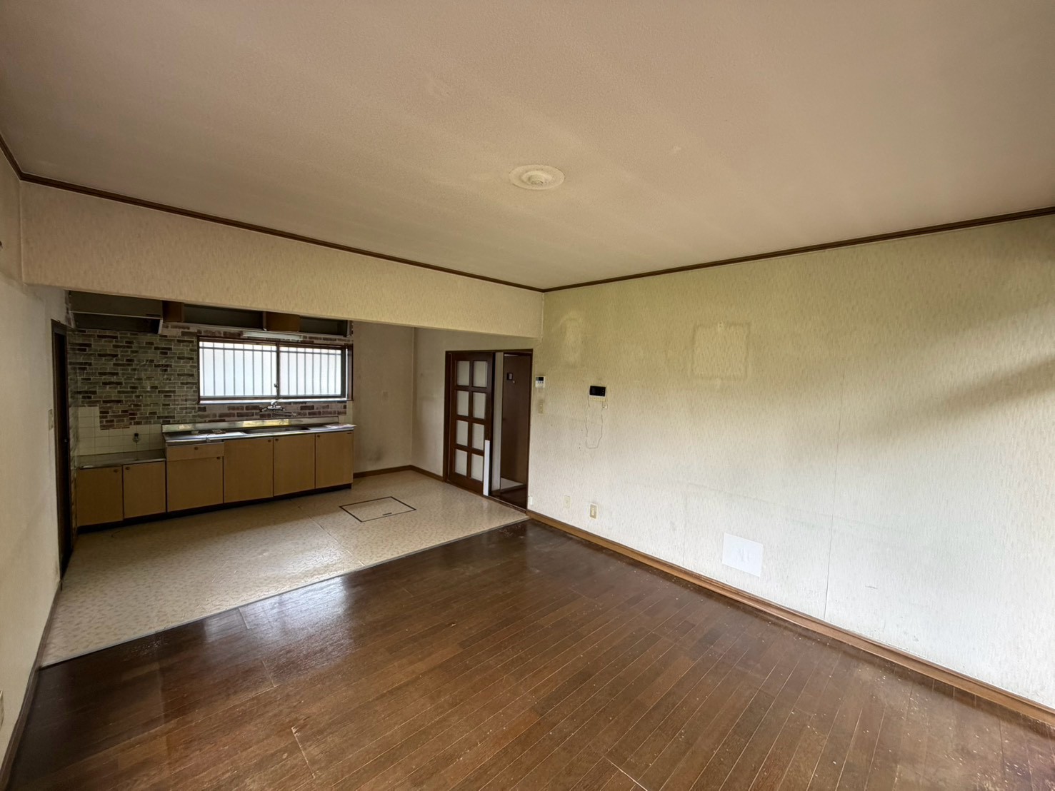 下太田984-12貸戸建の居間写真