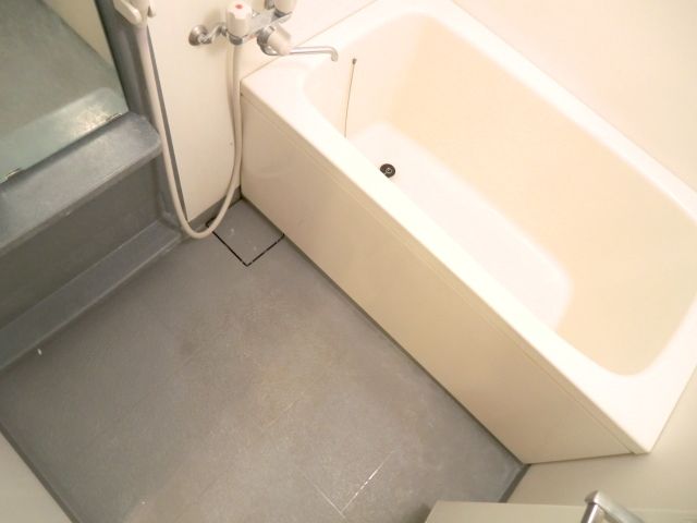 バス・シャワールーム　バスルーム