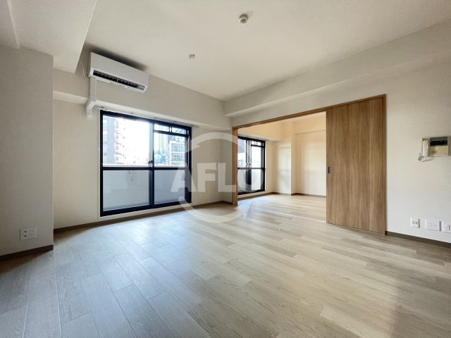 地下鉄御堂筋線 淀屋橋駅 徒歩15分 14階建 築28年の居間写真