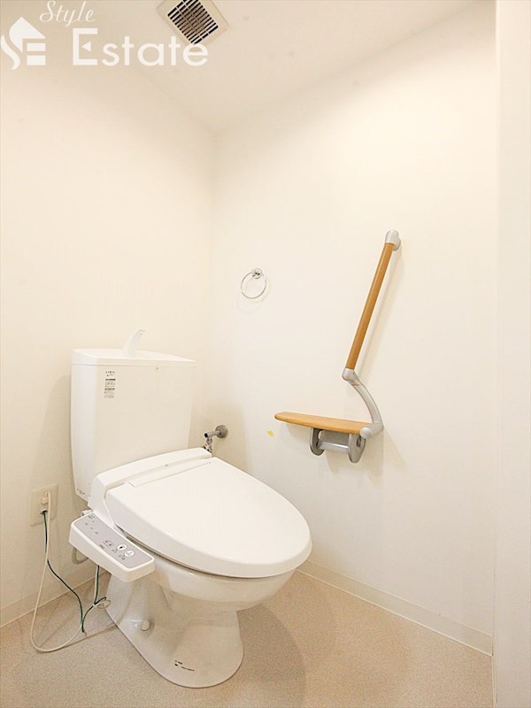 地下鉄東山線 高畑駅 徒歩1分 11階建 築12年のトイレ写真