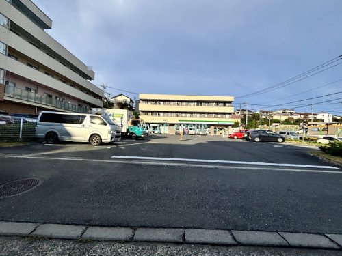 コンビニ　ファミリーマートサンズすみれが丘南店（コンビニ）まで1769m