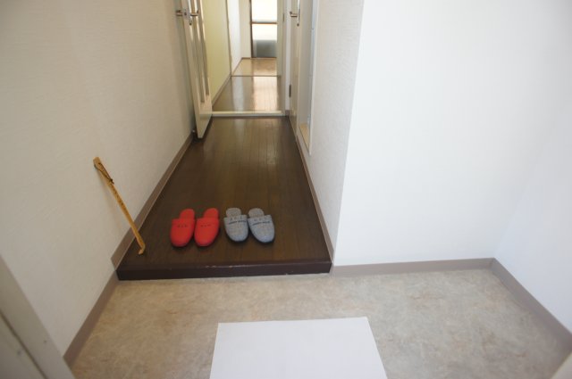 地下鉄谷町線 喜連瓜破駅 徒歩3分 10階建 築36年の玄関写真