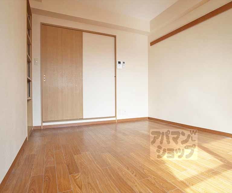 ヴィラ聖護院の居間写真