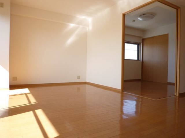 その他部屋・スペース　日当たりが良いリビングです