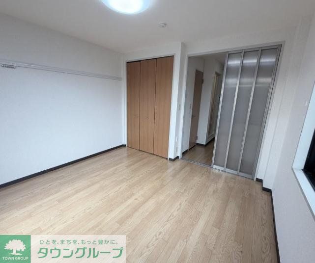 アービス登戸の居間写真