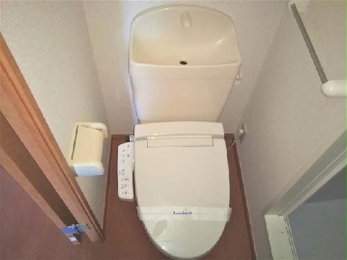 トイレ　嬉しい温水洗浄便座付きです♪