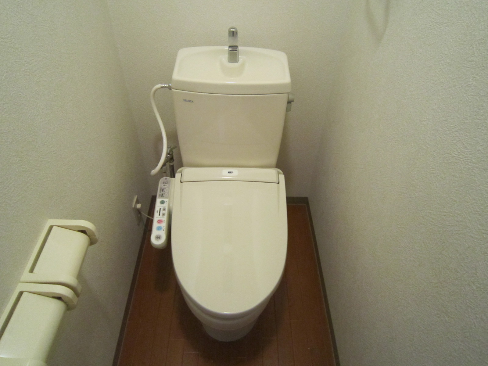 トイレ　ウォシュレット機能付き