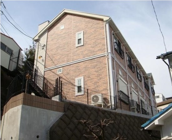建物外観　レンガ調のデザイン