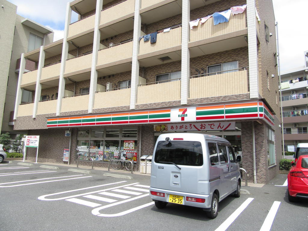 コンビニ　セブンイレブン横浜茅ケ崎東3丁目店（コンビニ）まで327m