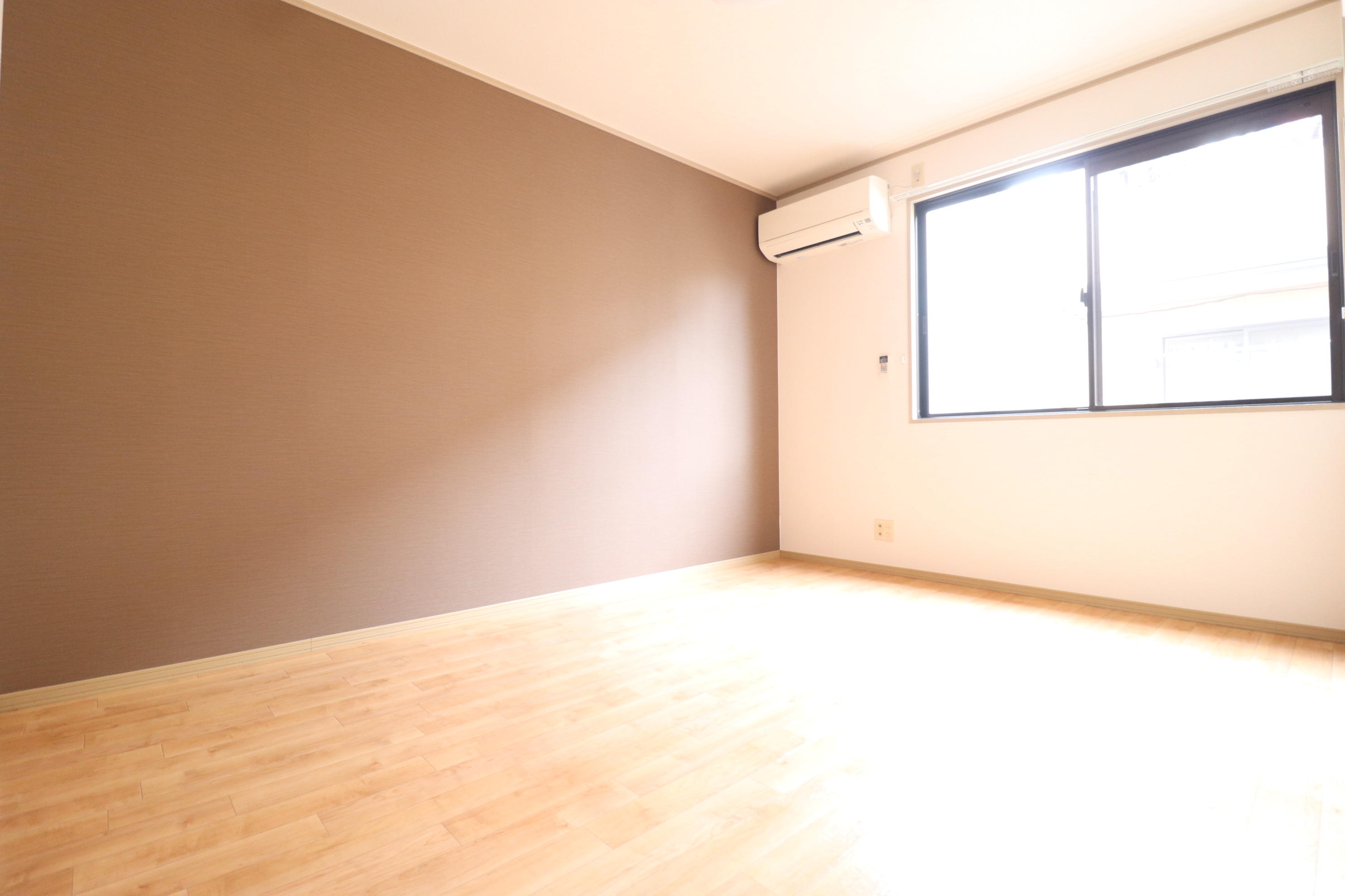 その他部屋・スペース　洋室です！アクセントカラーがオシャレです！