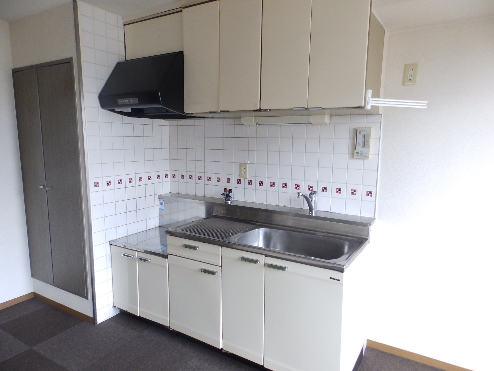 キッチン　コンロはご準備ください