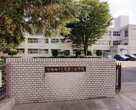 小学校　伊勢崎市立北第二小学校（小学校）まで1500m