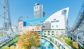 ショッピングセンター　LaQua（ショッピングセンター）まで349m