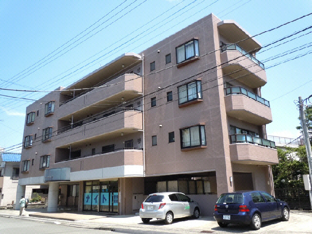 三島市北田町のマンションの建物外観