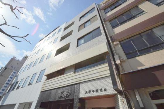 建物外観　並木通り沿い♪