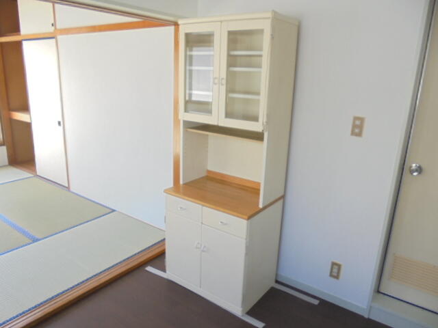 その他設備　食器棚