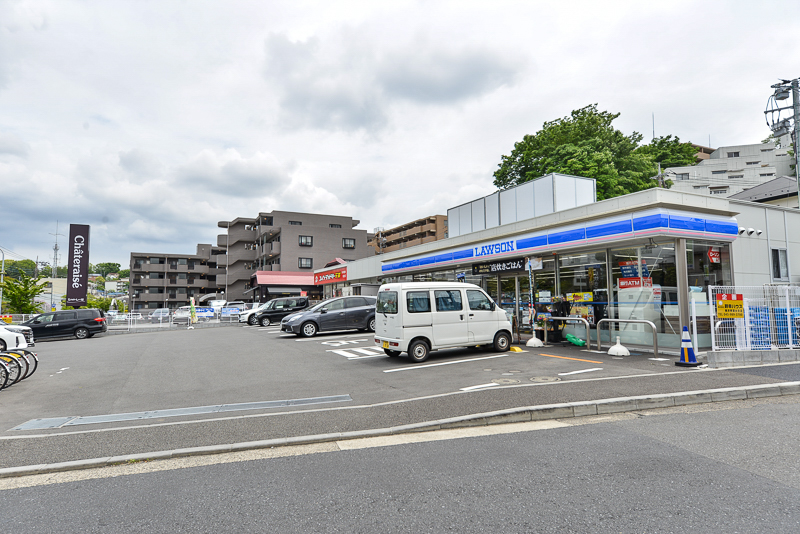 コンビニ　ローソン青葉桜台北店（コンビニ）まで101m