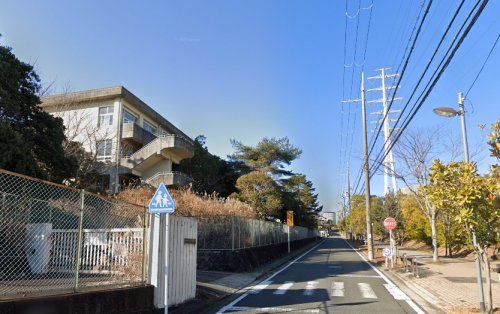 小学校　木津川市立高の原小学校（小学校）まで706m