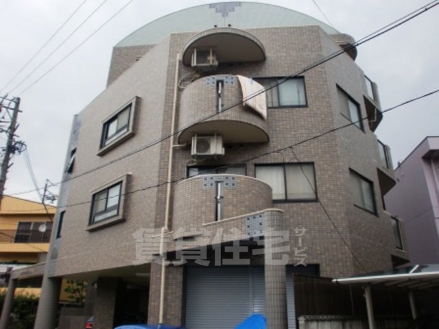 名古屋市千種区小松町のマンションの建物外観