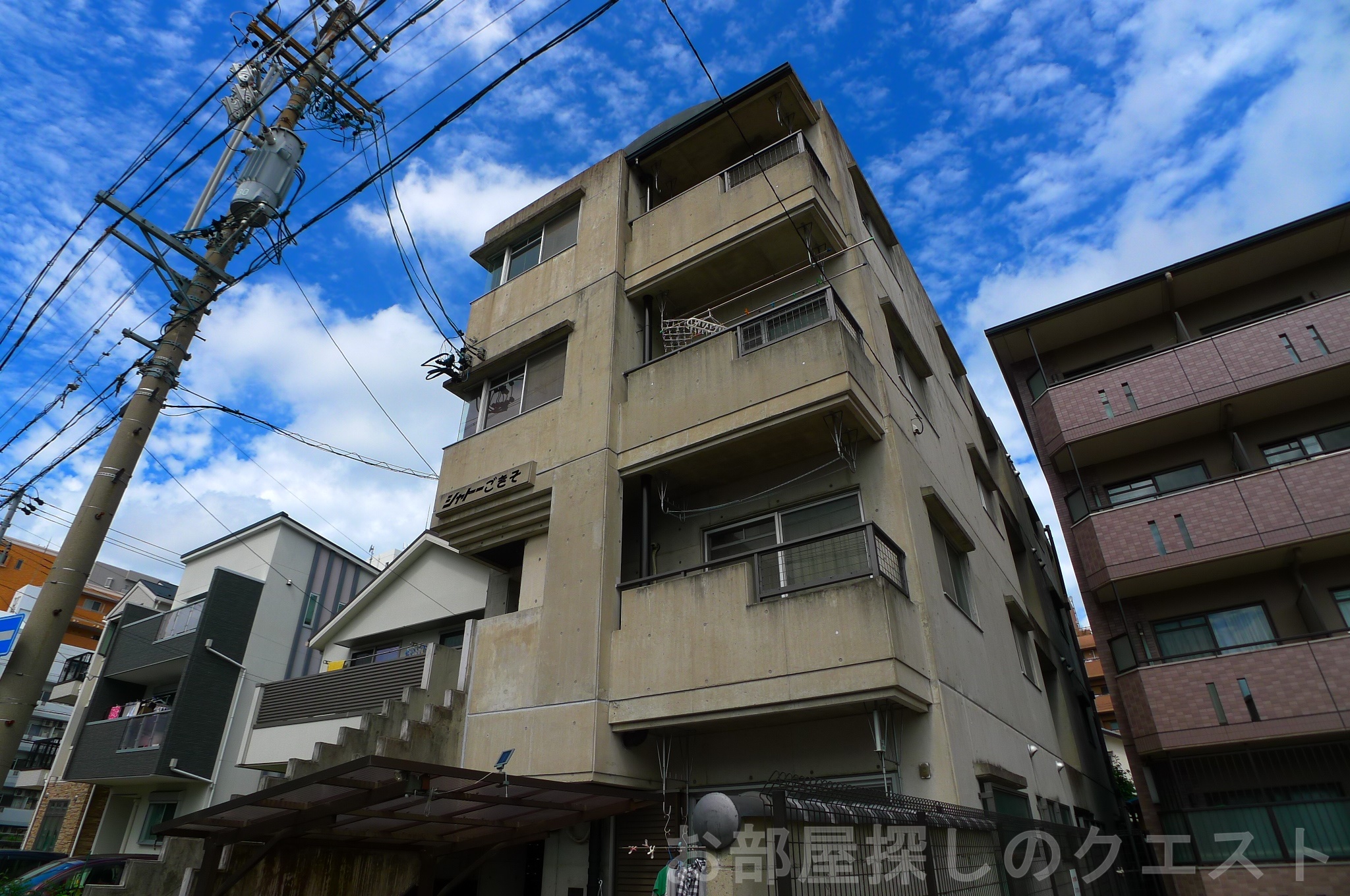 名古屋市昭和区天神町のマンションの建物外観