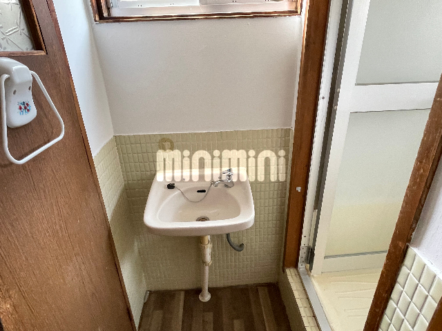 洗面設備　下駄箱付き