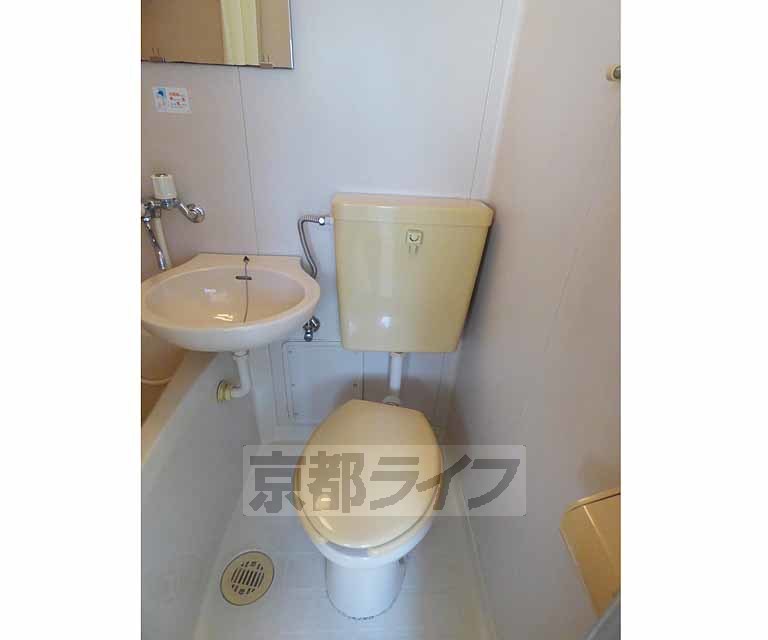 トイレ　清潔感あるユニットバス