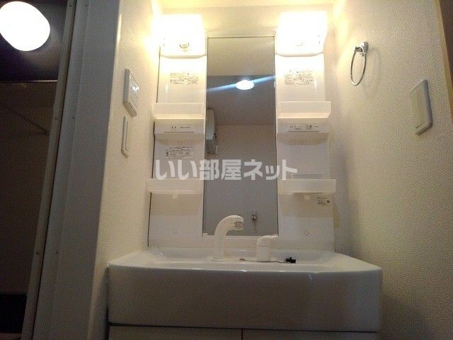 【カーサ・セレノの洗面設備】