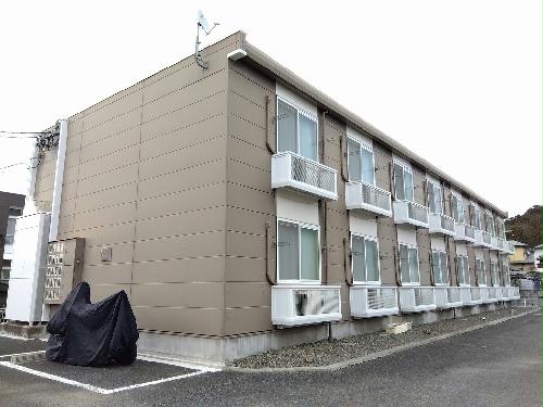 【レオパレス三色吉IIの建物外観】