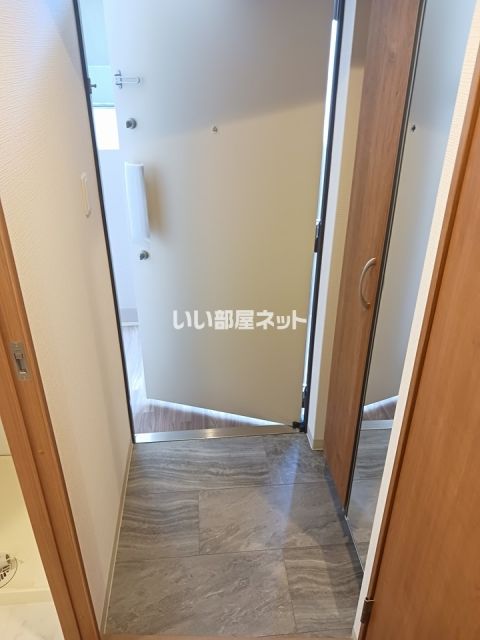 【FREEDOM residence堺大小路の玄関】