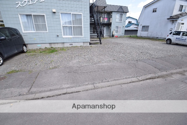 駐車場　エントランス