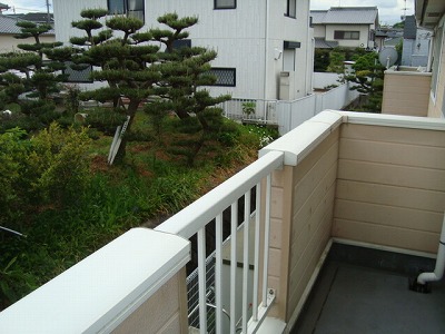 バルコニー　南東向き。日当たり良好です。