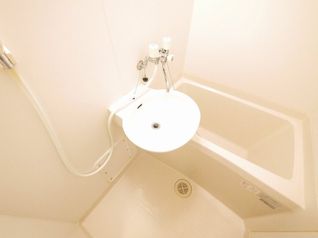 洗面設備　コンパクトで使いやすい洗面所