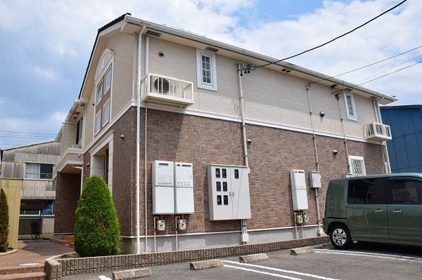 名古屋市緑区鳴海町のアパートの建物外観