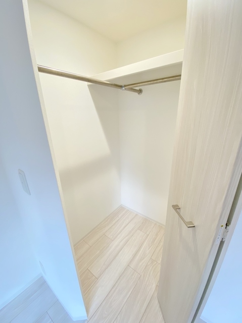 収納　ワンステップウォークインクローゼット