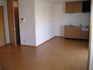 居室・リビング　メゾン松ヶ丘 　室内