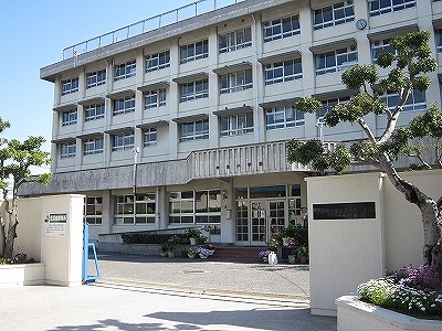 【パールハイツ川西の小学校】