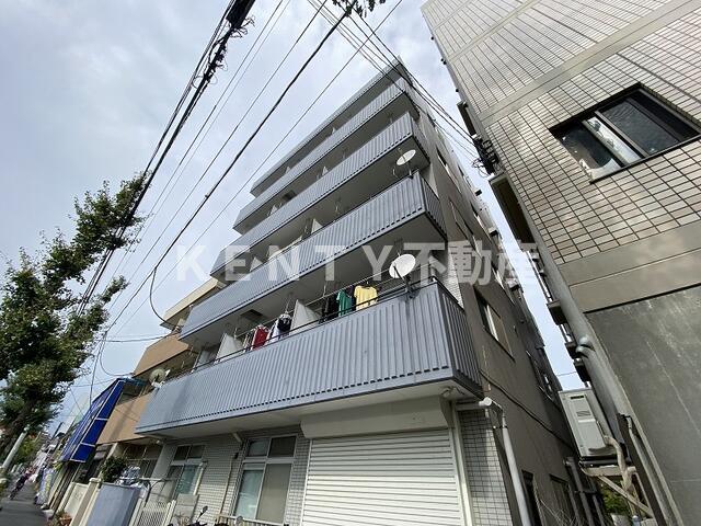 【川崎市幸区下平間のマンションの建物外観】