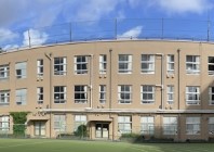 小学校　新宿区立早稲田小学校（小学校）まで632m