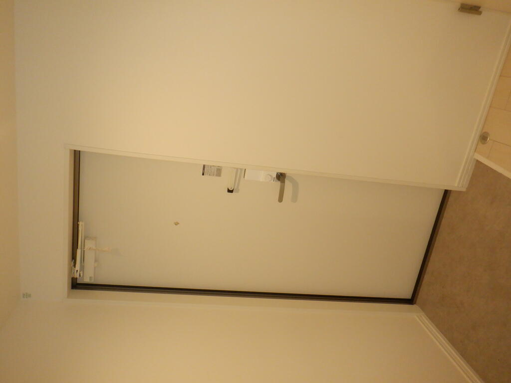 玄関　同タイプ同モデルを使用