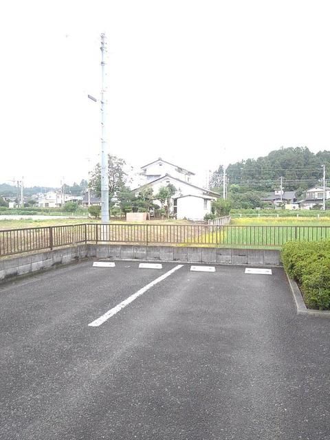 【柴田郡柴田町槻木白幡のアパートの駐車場】