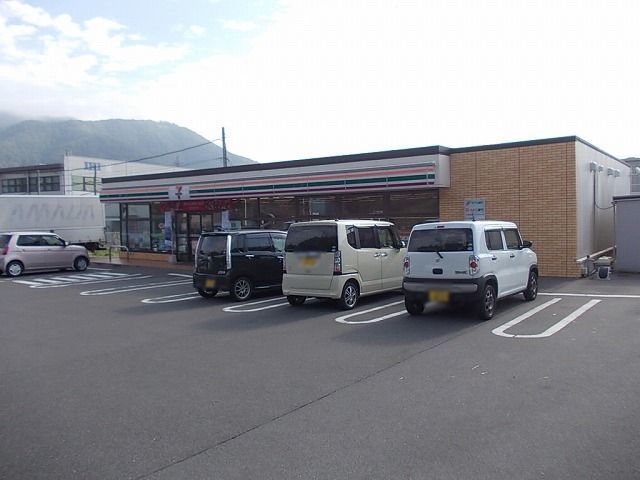 コンビニ　セブンイレブン  辰野宮木店（コンビニ）まで1600m