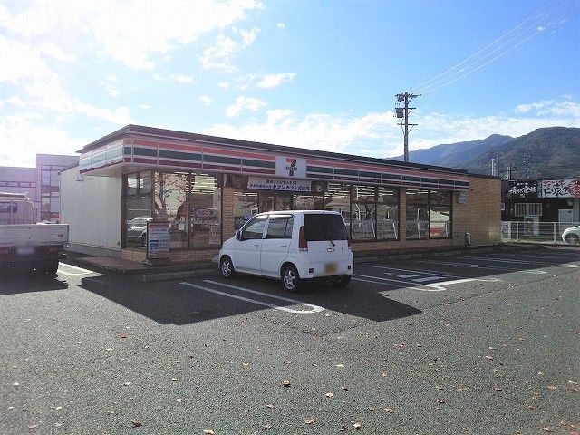 コンビニ　セブンイレブン  辰野伊那富店（コンビニ）まで2000m